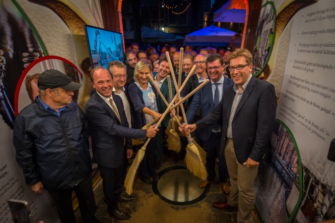 Opening bierpijpleiding Brouwerij De Halve Maan Walplein Brugge 